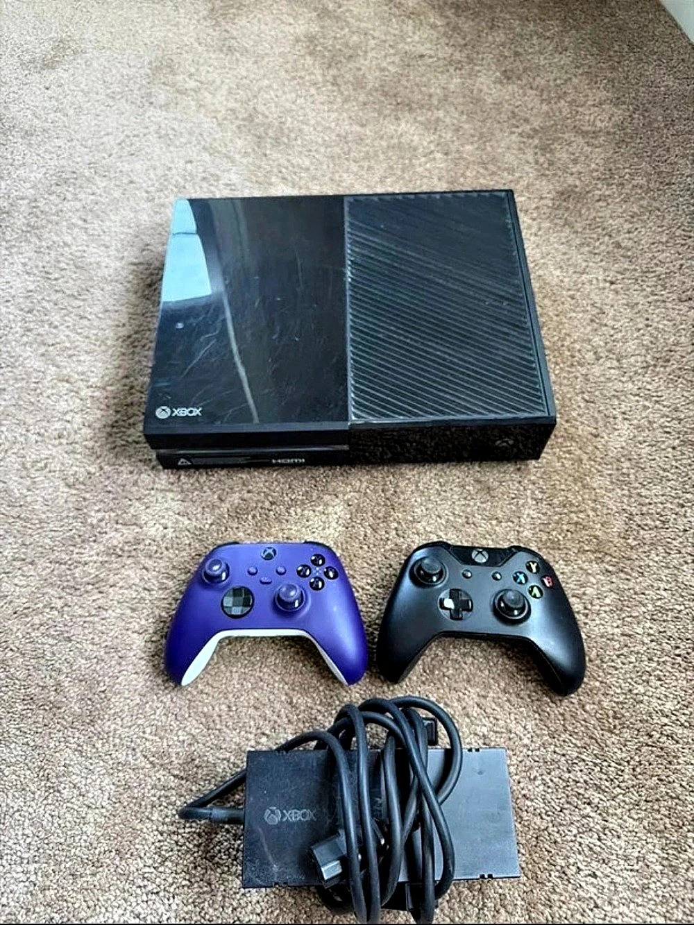 Xbox One Console with 2 Controllers